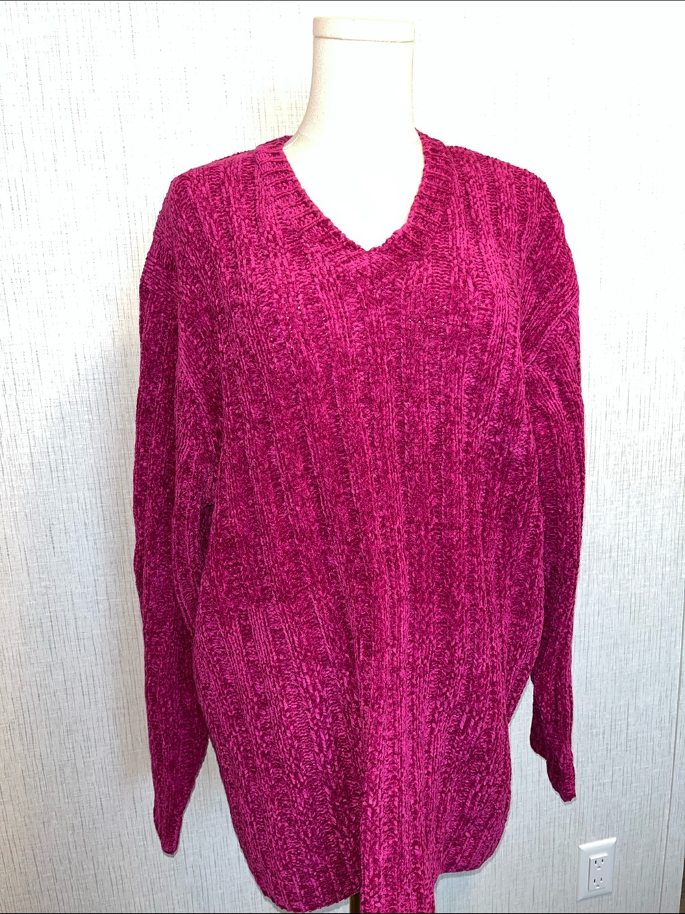 Chenille V-Neck Women's Sweater - Berry Pink